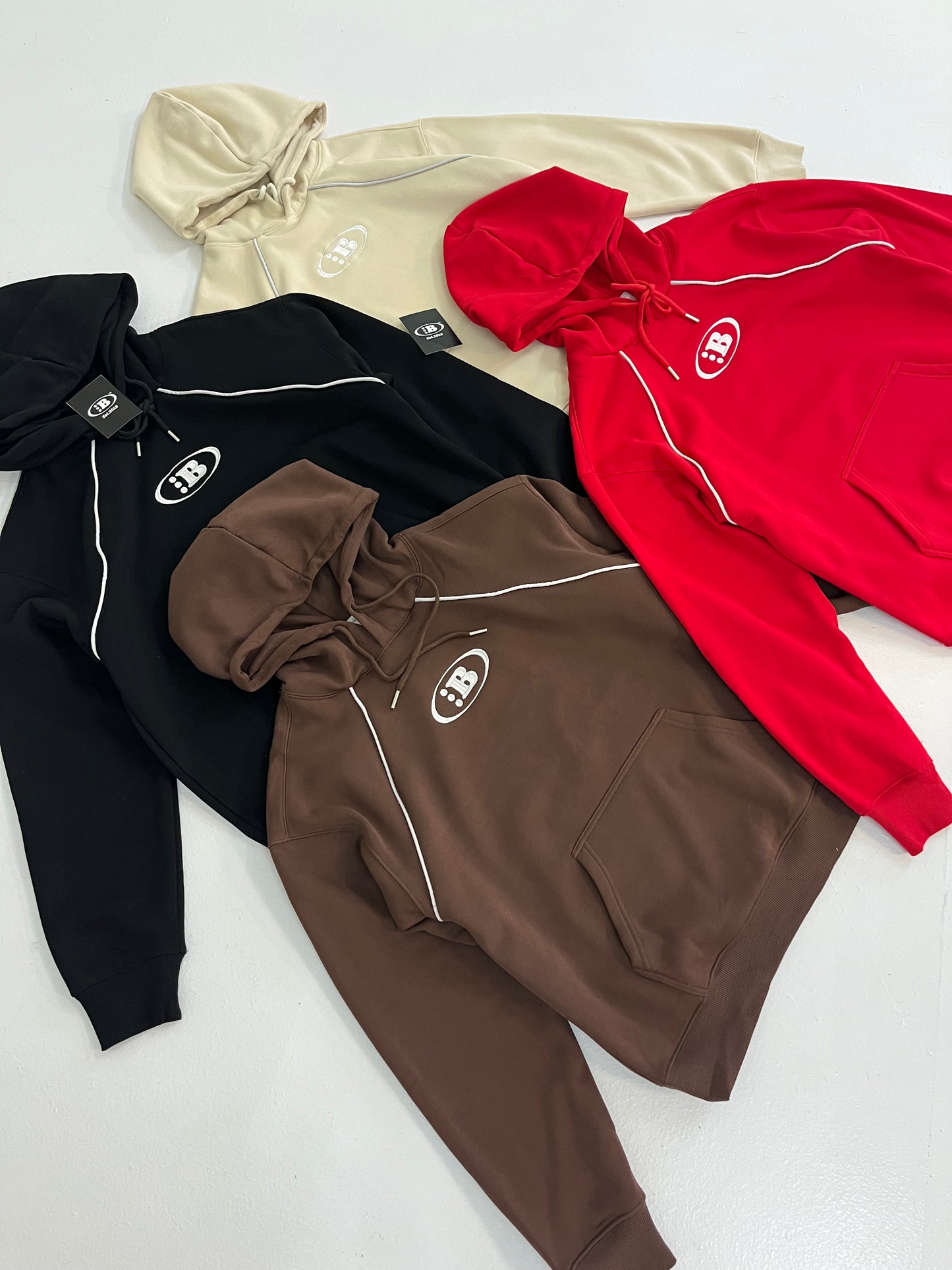 B LOGO STAPLE PIPING HOODIE[CHOCO BROWN]